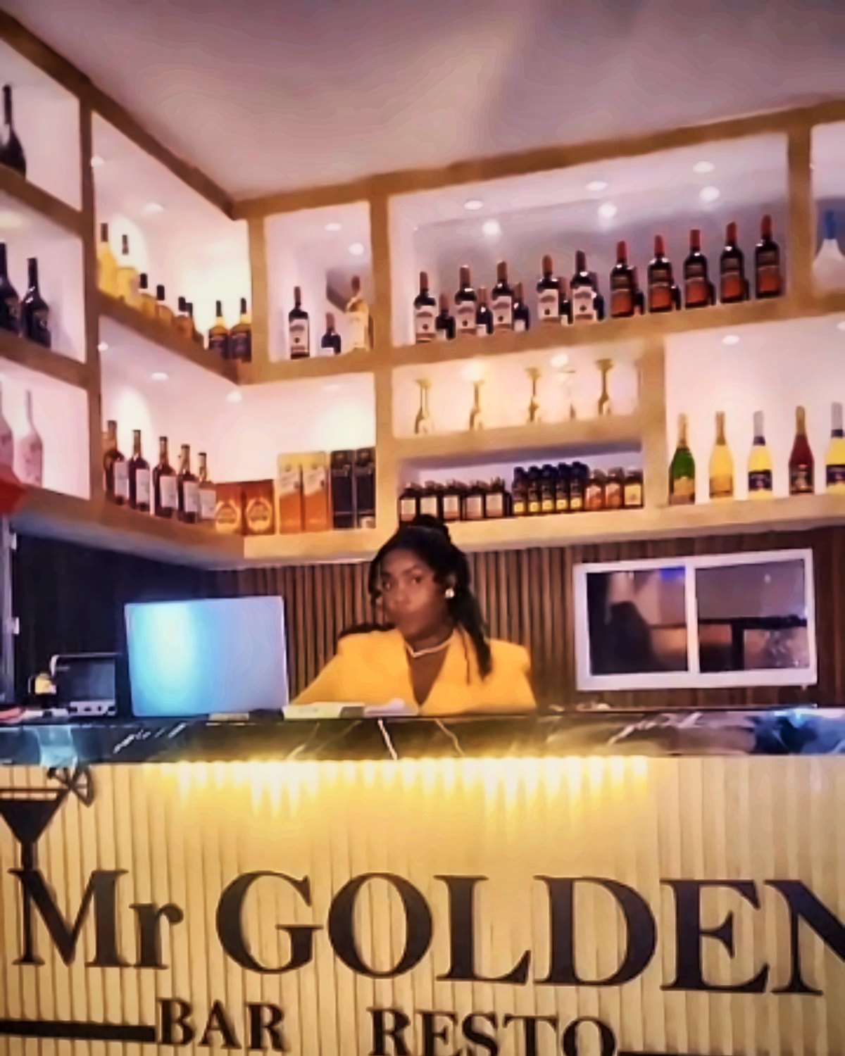 The bar at Mr Golden Bar Resto